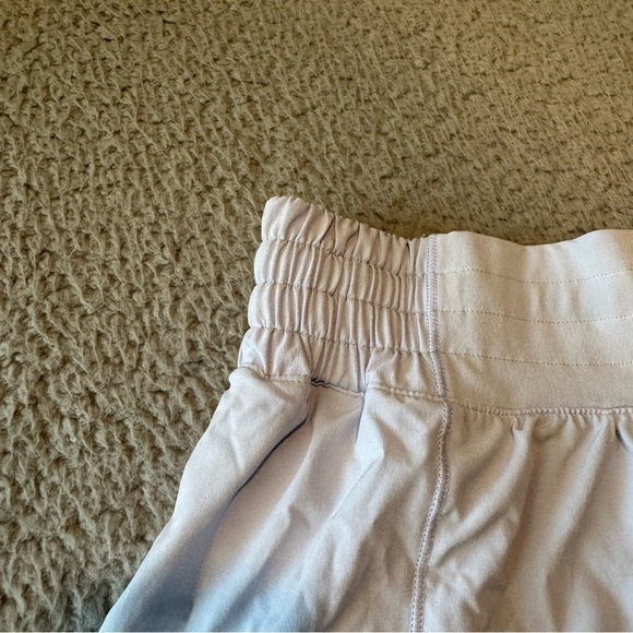 Lululemon Hotty Hot High-Rise Lined Short 4" Pastel Blue Size 6 Running - Picture 3 of 12